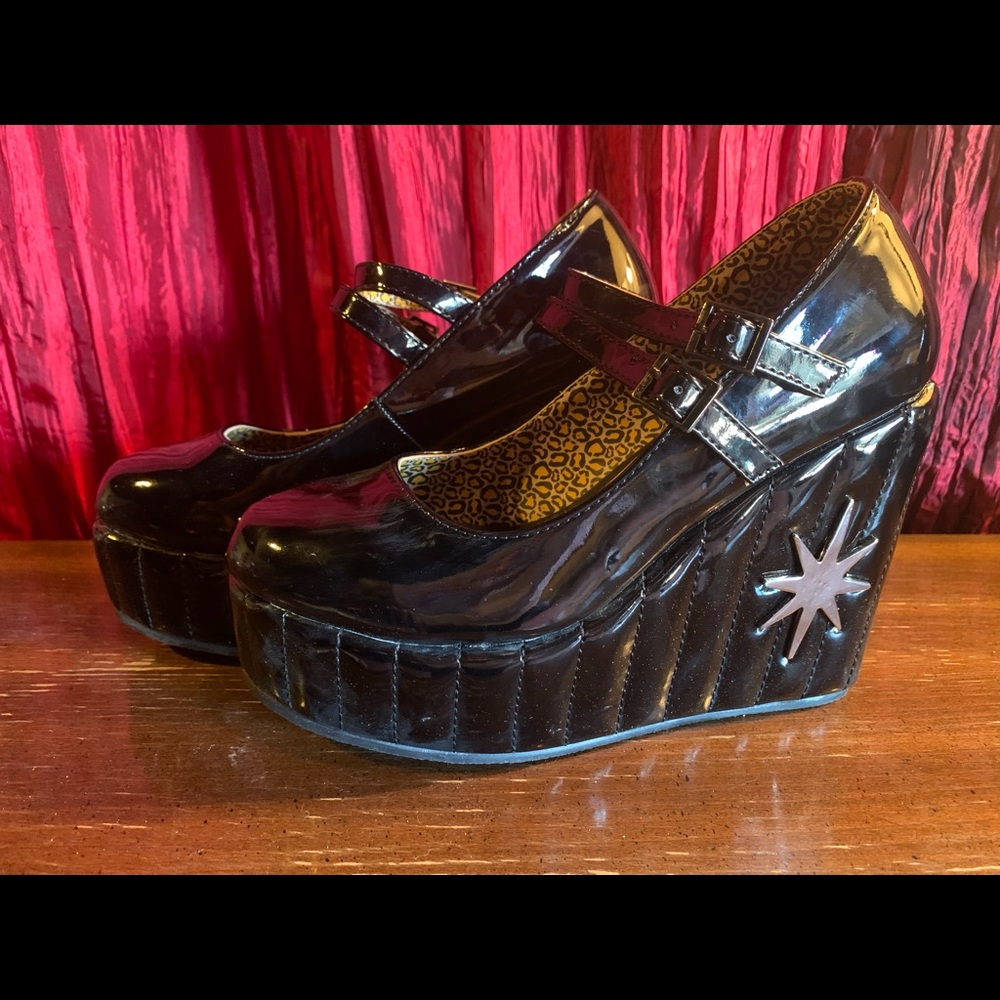 TUK Lux De Ville wedges